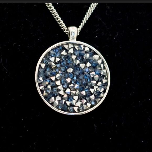 Kenneth Cole Necklace Blue Silver Tone Beaded Round Pendant 18 Inch Double Chain - Picture 9 of 11